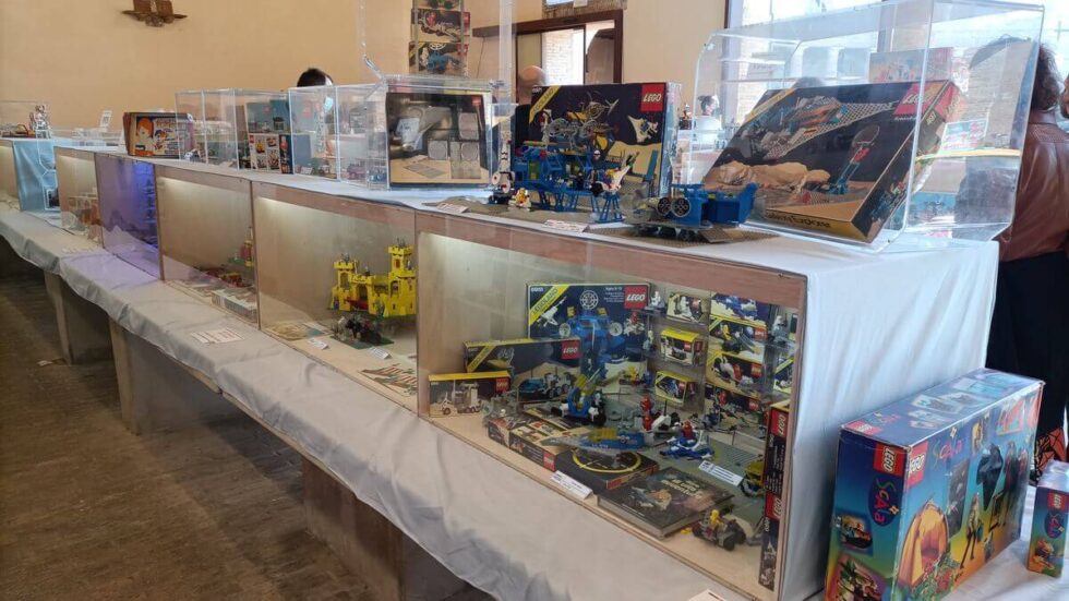 Display lego mdm museo del mattoncino